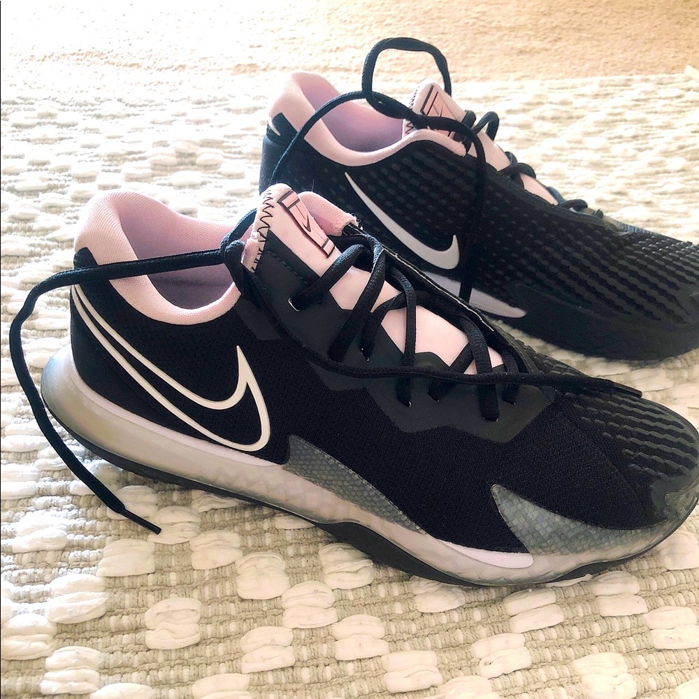 Women’s NikeCourt Air Zoom Vapor Cage 4 Tennis 9.5